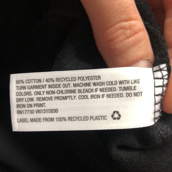 Ava & Viv long sleeve sweatshirt beauty knows no size affirmation positive black - Picture 6 of 7